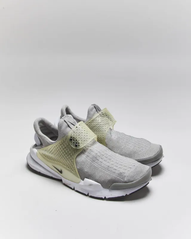 Nike Sock Dart Trainers - UK9 sold by Rokit