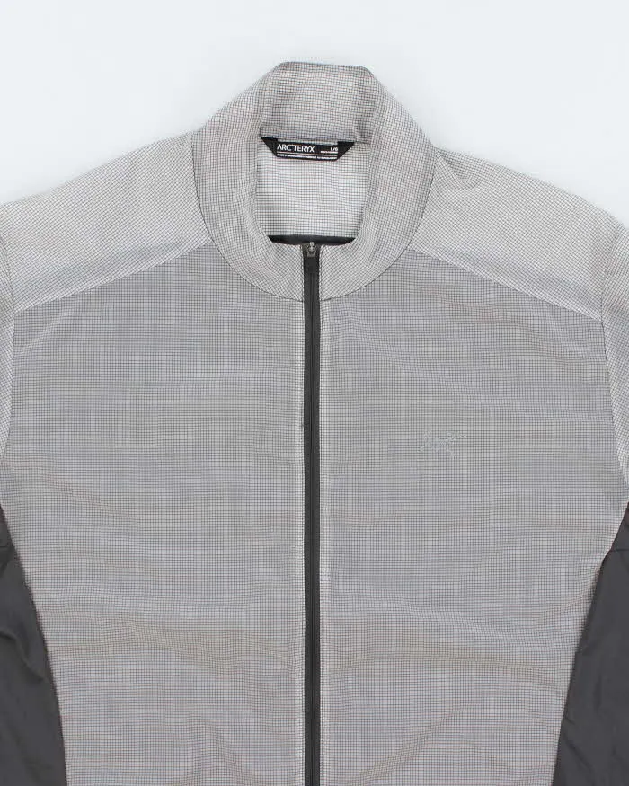 Vintage Arc'teryx Ultra Lightweight Running Windbreaker Jacket - L sold by Rokit product image thumbnail 3