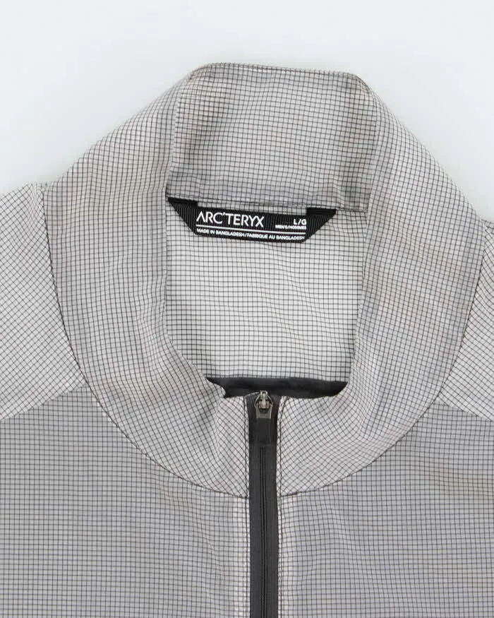 Vintage Arc'teryx Ultra Lightweight Running Windbreaker Jacket - L sold by Rokit product image thumbnail 5