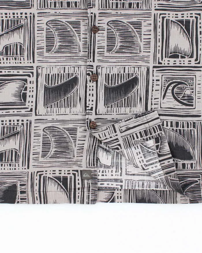 Vintage 2000's Quiksilver Patterned Short Sleeve Hawaiian Shirt - M sold by Rokit product image thumbnail 4
