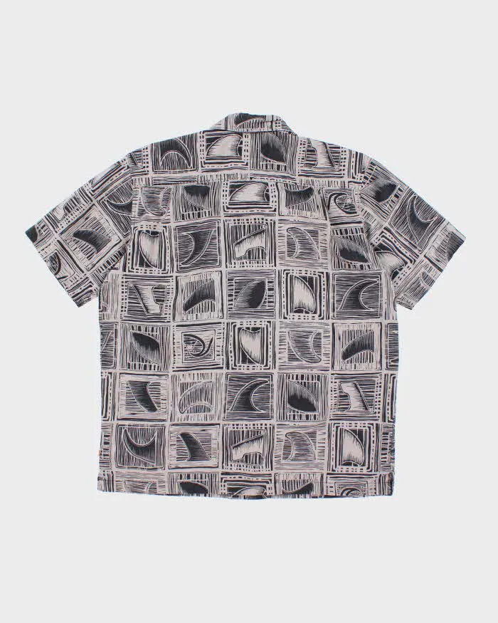Vintage 2000's Quiksilver Patterned Short Sleeve Hawaiian Shirt - M sold by Rokit product image thumbnail 2
