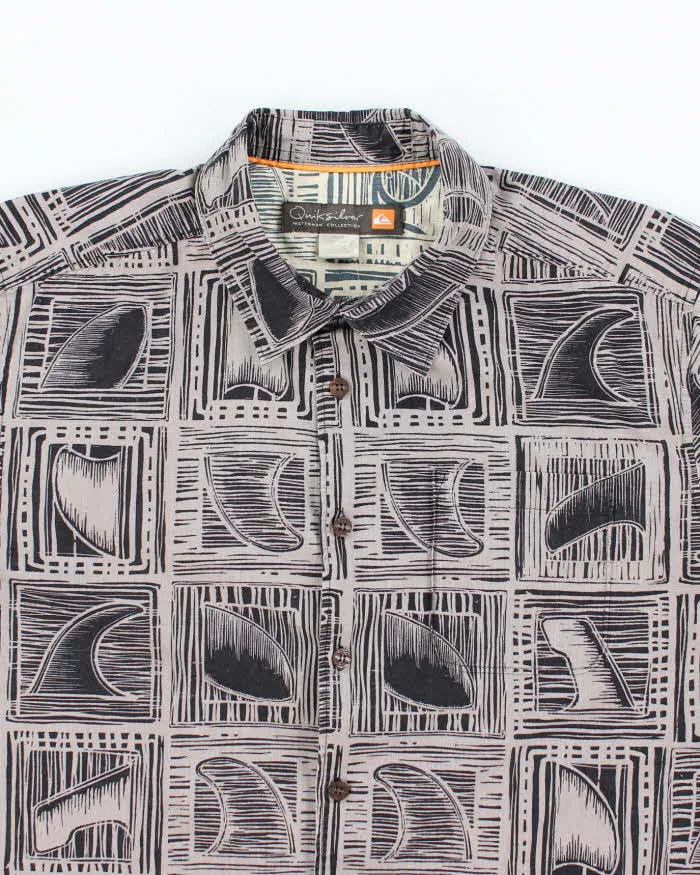 Vintage 2000's Quiksilver Patterned Short Sleeve Hawaiian Shirt - M sold by Rokit product image thumbnail 3