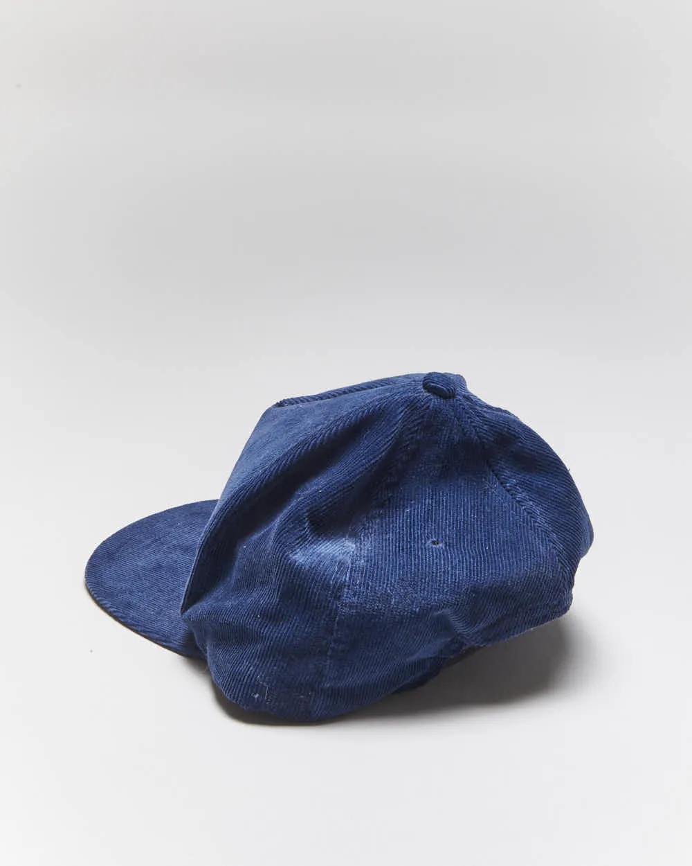 Vintage 90's Red Robin Embroidered Corduroy Snapback Cap - OS sold by Rokit product image thumbnail 2