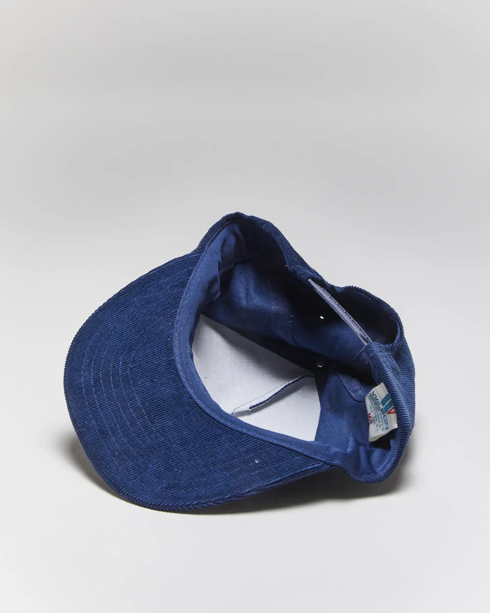 Vintage 90's Red Robin Embroidered Corduroy Snapback Cap - OS sold by Rokit product image thumbnail 5