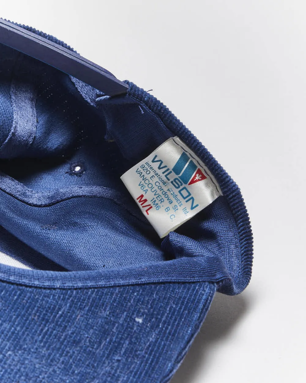 Vintage 90's Red Robin Embroidered Corduroy Snapback Cap - OS sold by Rokit product image thumbnail 4