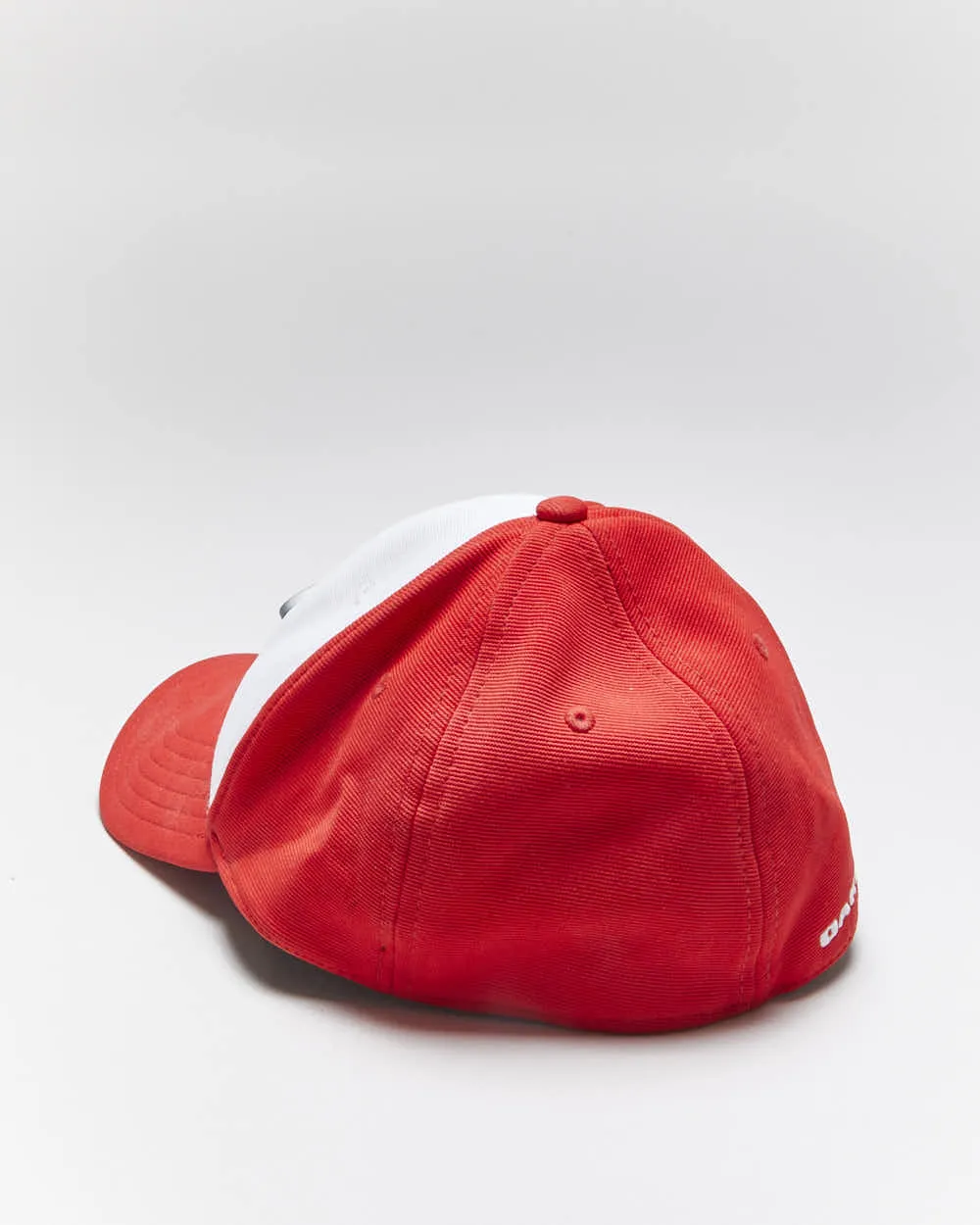 Vintage 2000's Oakley O Logo Fitted Cap - L/XL sold by Rokit product image thumbnail 2