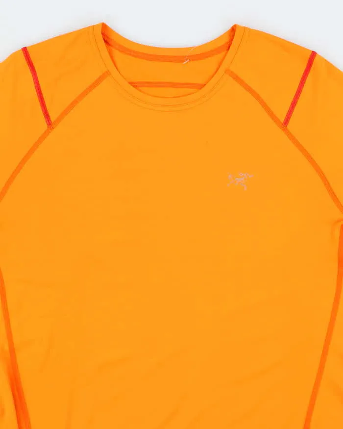 Vintage Arc'teryx Small Logo Lightweight Sports T-Shirt - L sold by Rokit product image thumbnail 3