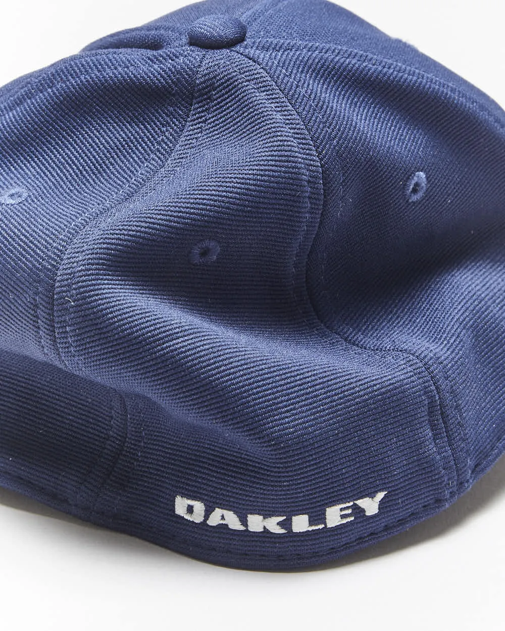 Vintage 2000's Oakley O Logo Fitted Cap - L/XL sold by Rokit product image thumbnail 4
