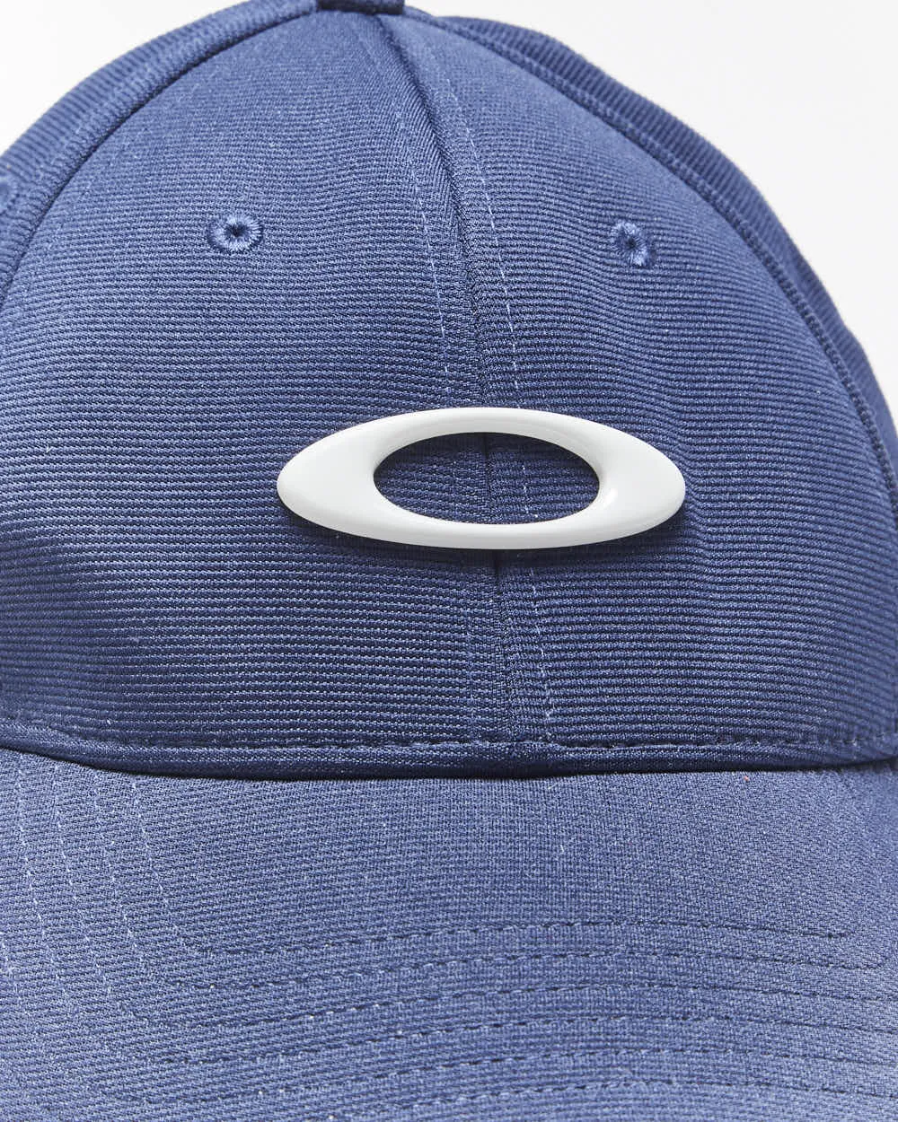 Vintage 2000's Oakley O Logo Fitted Cap - L/XL sold by Rokit product image thumbnail 3