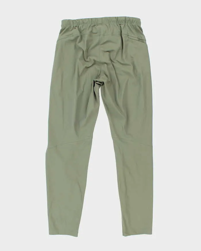 Vintage Arc'teryx Two Tone Gore-Tex Lightweight Utility Trousers - M sold by Rokit product image thumbnail 2