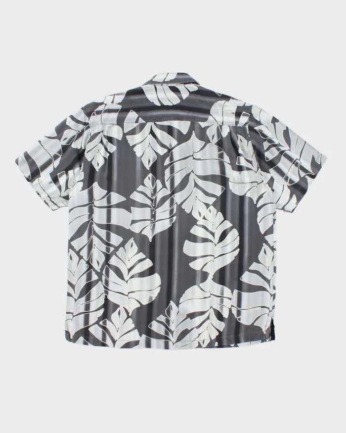 Vintage Tommy Bahama Floral Print Hawaiian Shirt - M sold by Rokit product image thumbnail 2