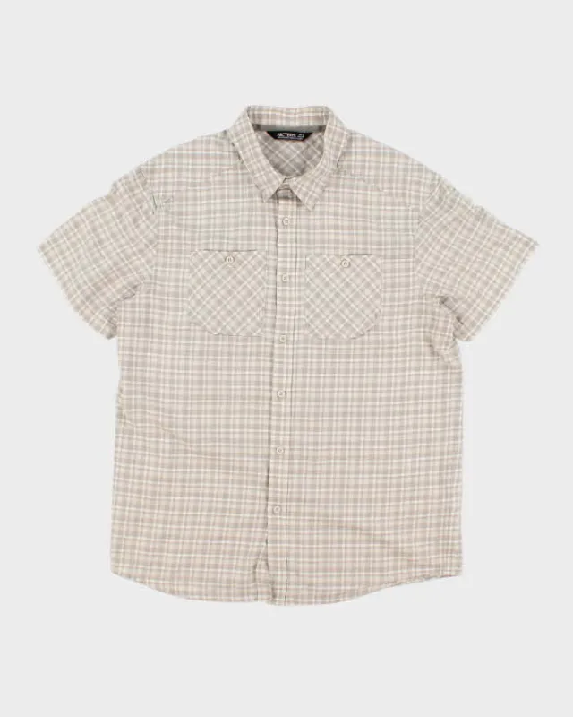 Vintage Arc'teryx Patterned Short Sleeve Shirt - L sold by Rokit