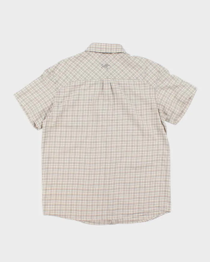 Vintage Arc'teryx Patterned Short Sleeve Shirt - L sold by Rokit product image thumbnail 2