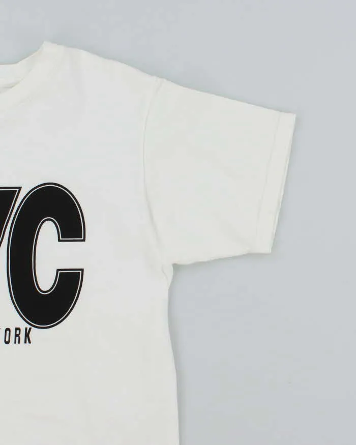 Vintage 90's NYC Spell Out Graphic T-Shirt - M sold by Rokit product image thumbnail 4