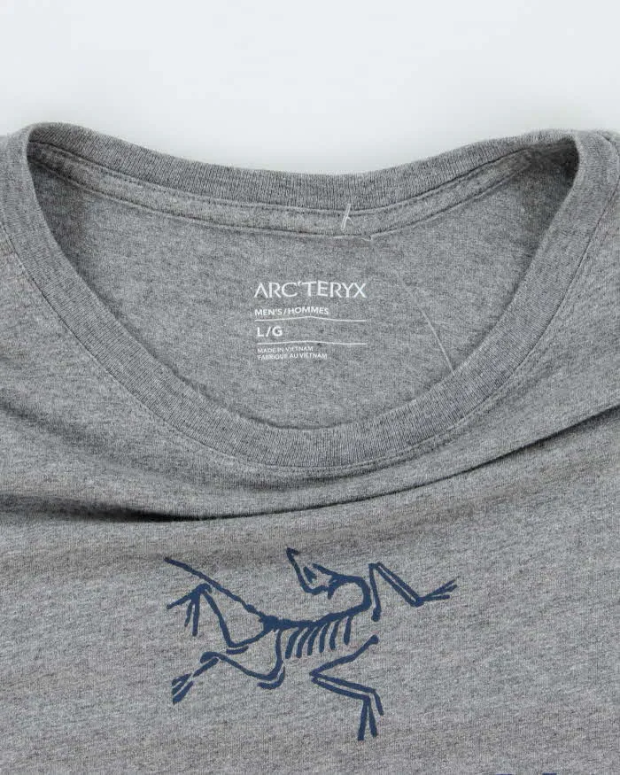 Vintage Arc'teryx Centre Logo Graphic T-Shirt - L sold by Rokit product image thumbnail 5