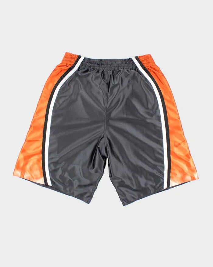 Vintage Y2K Nike Reversible Wide Leg Basketball Shorts - L sold by Rokit product image thumbnail 2