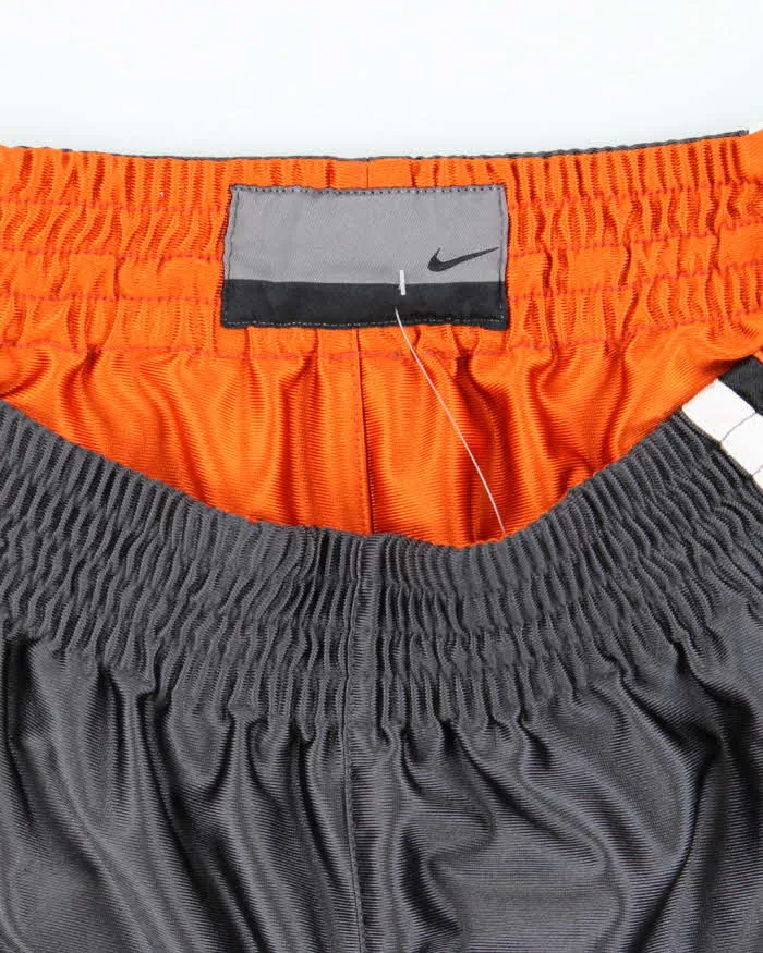 Vintage Y2K Nike Reversible Wide Leg Basketball Shorts - L sold by Rokit product image thumbnail 5
