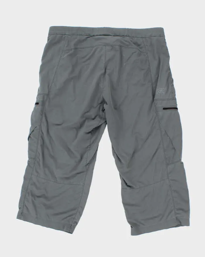 Vintage Y2K Arc'teryx Lightweight Multi Pocketed Utility 3/4 Length Trousers - W36 L21 sold by Rokit product image thumbnail 2