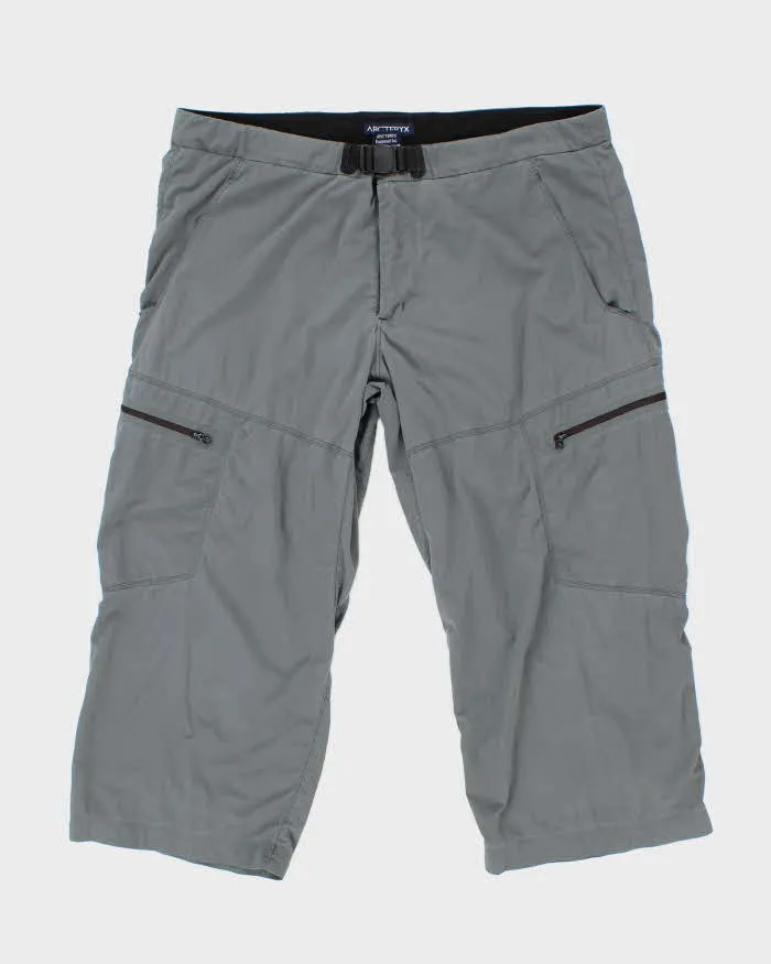 Vintage Y2K Arc'teryx Lightweight Multi Pocketed Utility 3/4 Length Trousers - W36 L21 sold by Rokit