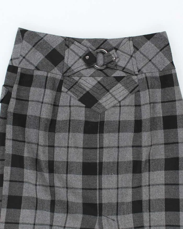 Vintage Y2K Le Chateau Knee Length Grey Check Skirt - S sold by Rokit product image thumbnail 4