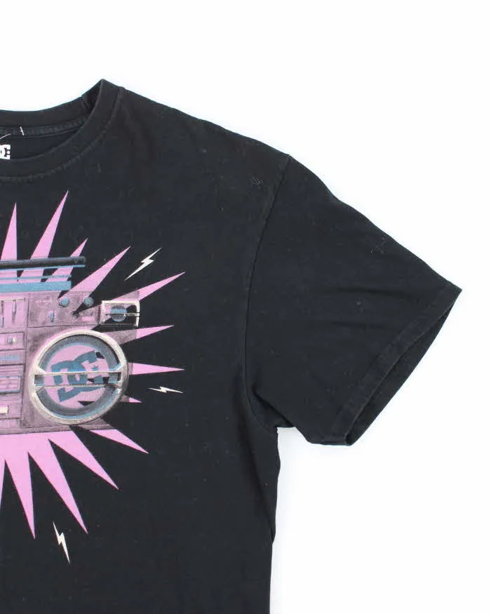 Vintage 00s DC Shoe Co T-shirt - XL sold by Rokit product image thumbnail 4