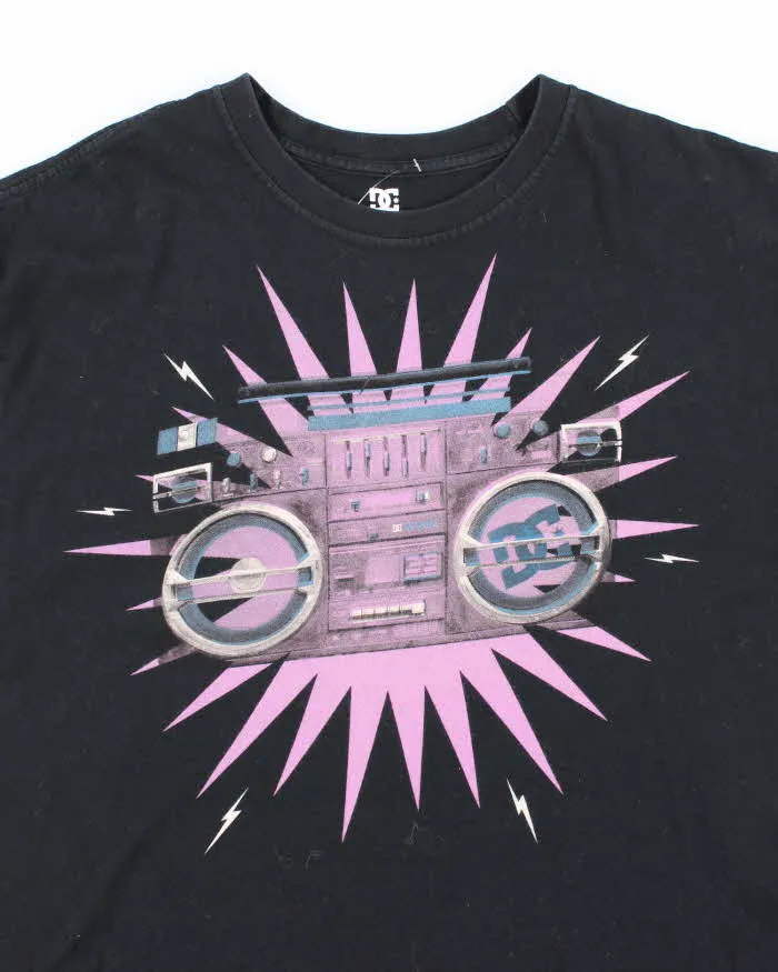Vintage 00s DC Shoe Co T-shirt - XL sold by Rokit product image thumbnail 3