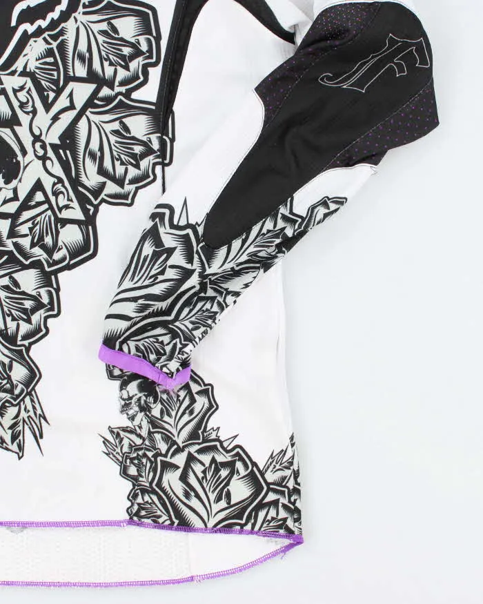 Vintage Y2K Fox Racing Gothic Print Motocross Jersey - M sold by Rokit product image thumbnail 4