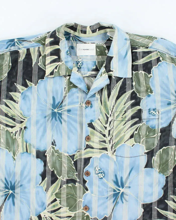 Vintage Y2K Tommy Bahama Floral Printed Hawaiian Shirt - L sold by Rokit product image thumbnail 3