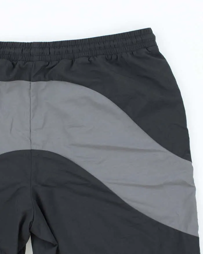 Vintage Oakley Two Tone Sports Shorts - L sold by Rokit product image thumbnail 4