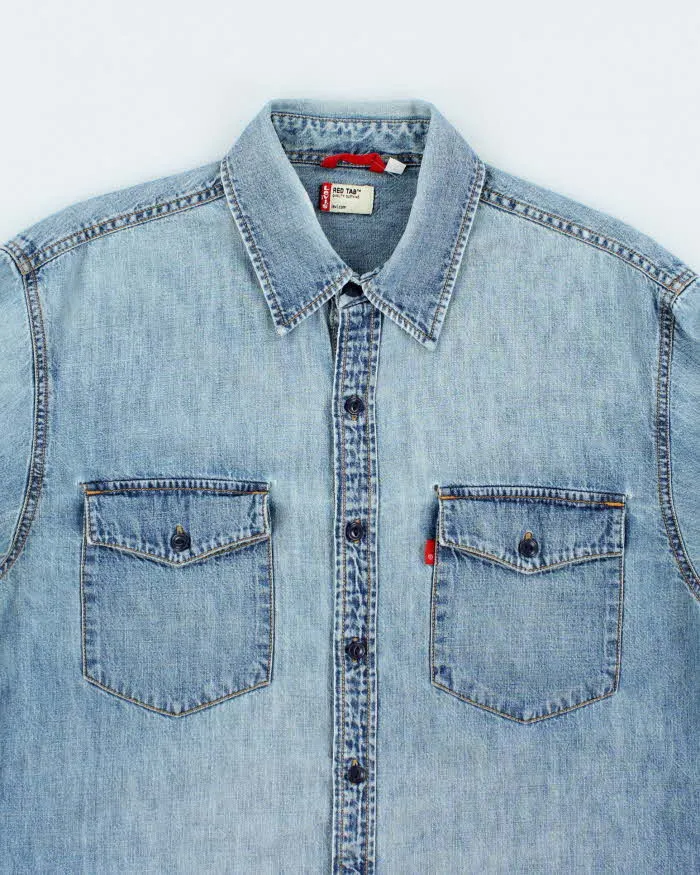 Vintage 2000's Levi's Light Wash Red Label Denim Shirt - M sold by Rokit product image thumbnail 3