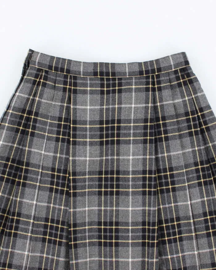 Vintage Burberry Checked Pleated Wool Skirt - XS sold by Rokit product image thumbnail 3