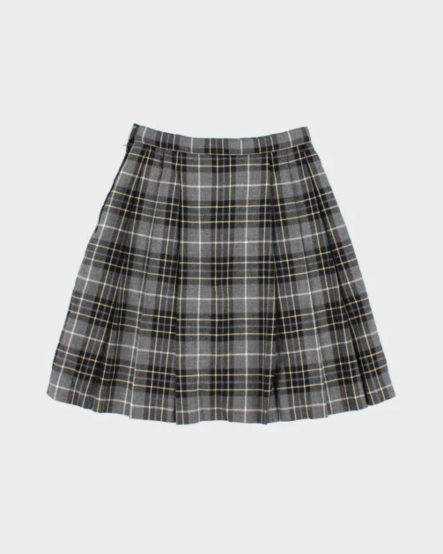 Vintage Burberry Checked Pleated Wool Skirt - XS sold by Rokit