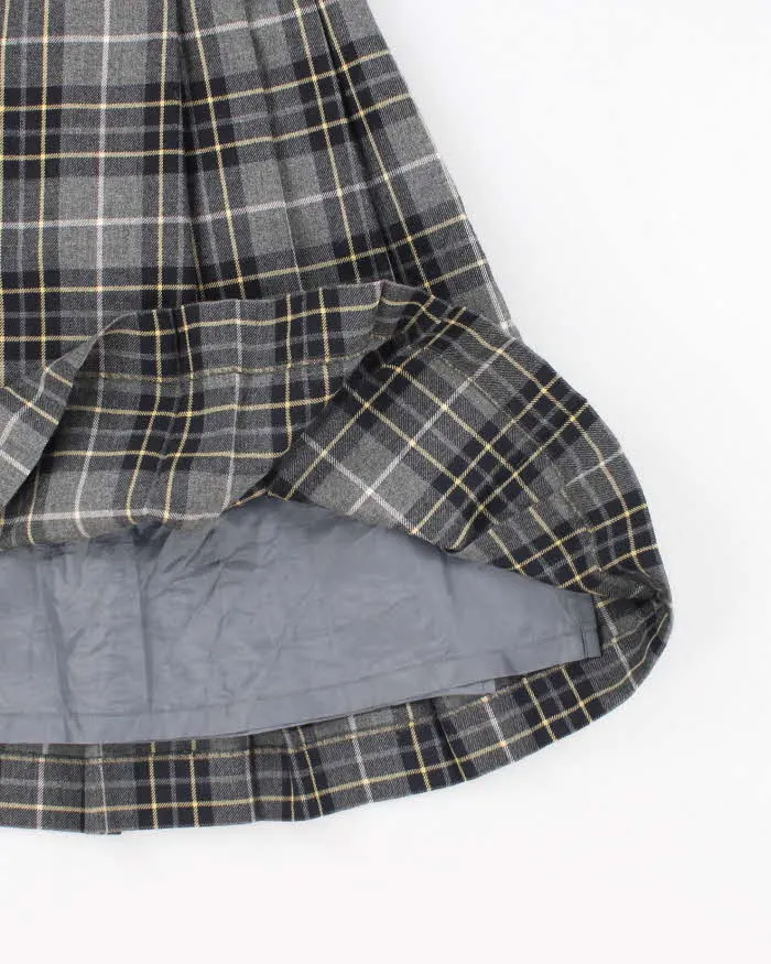 Vintage Burberry Checked Pleated Wool Skirt - XS sold by Rokit product image thumbnail 4
