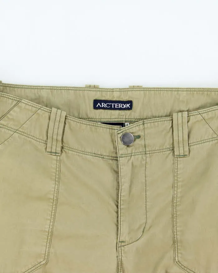 Vintage Arc'teryx Cargo Trousers - W32 L30 sold by Rokit product image thumbnail 3
