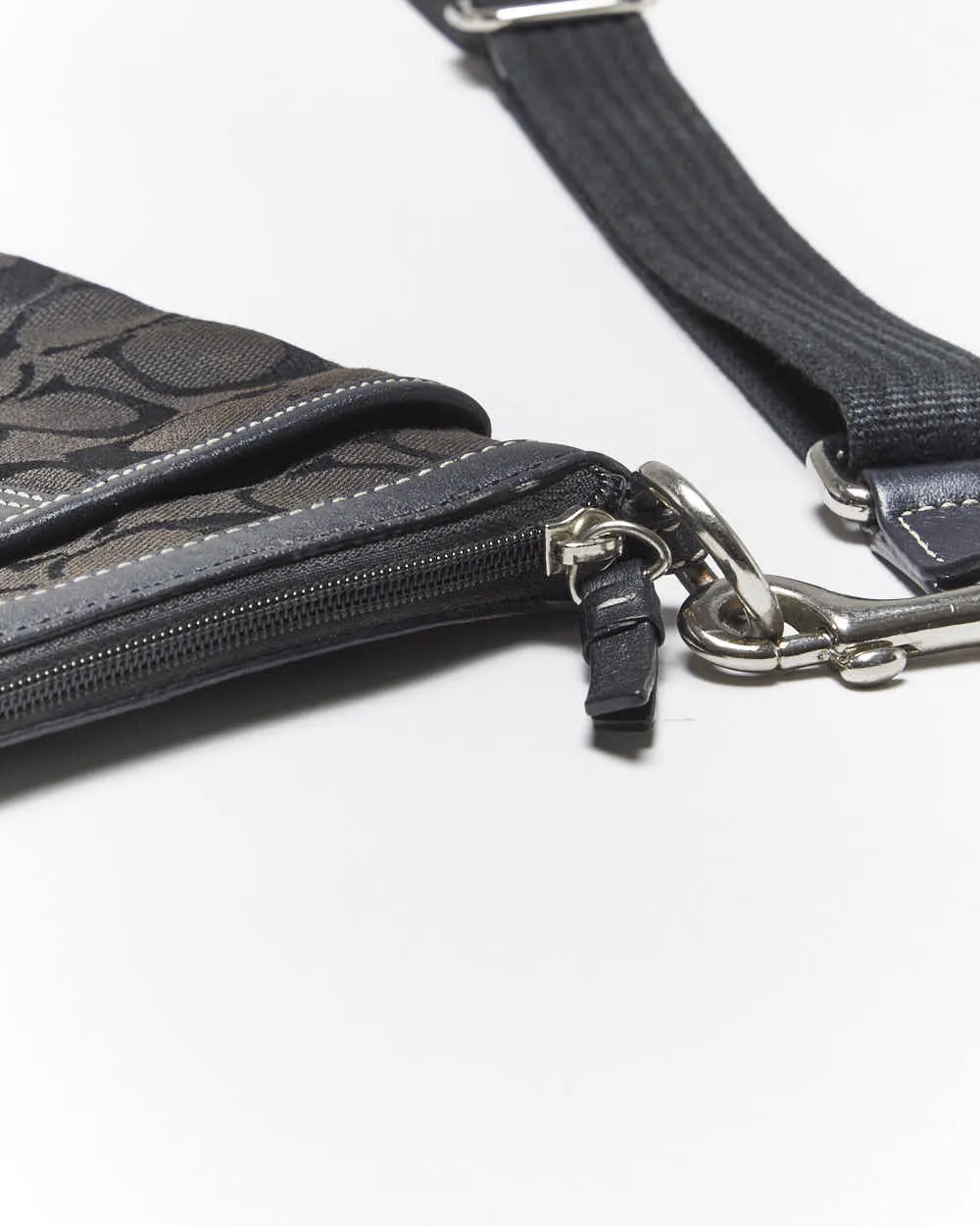 Vintage Y2k 00s Coach Side Bag sold by Rokit product image thumbnail 5