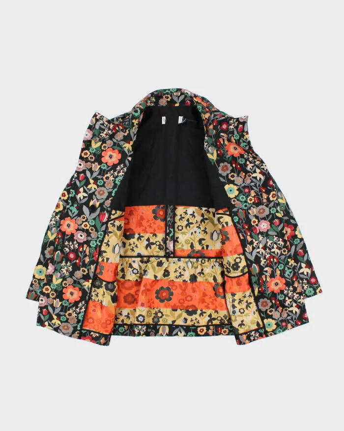 Vintage 00s Women's
Valentino Red Floral Double Breasted Jacket - L sold by Rokit product image thumbnail 5