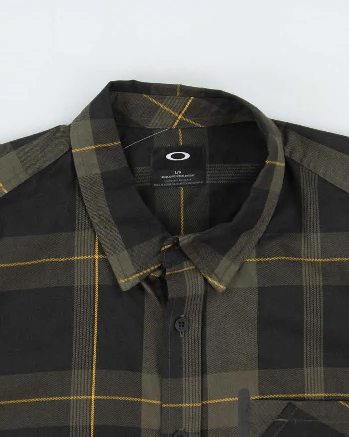 Vintage Oakley Plaid Hip Pocket Long Sleeve Over Shirt - L sold by Rokit product image thumbnail 5