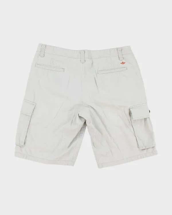 Vintage Dockers Wide Fit Cargo Shorts - W33 L10 sold by Rokit product image thumbnail 2