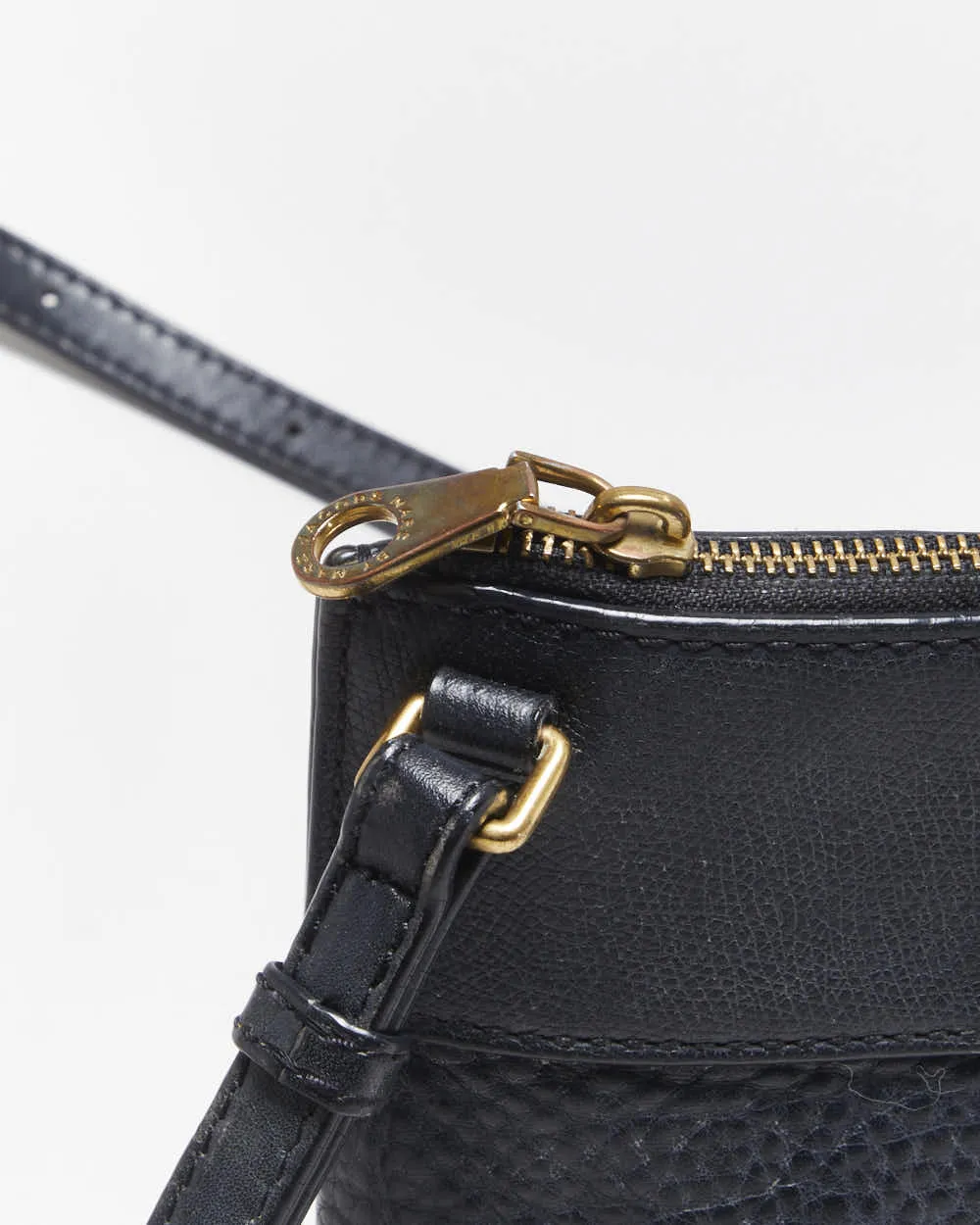 Vintage Y2K 00s Marc By Marc Jacobs Navy Pebble Leather Crossbody Bag sold by Rokit product image thumbnail 4