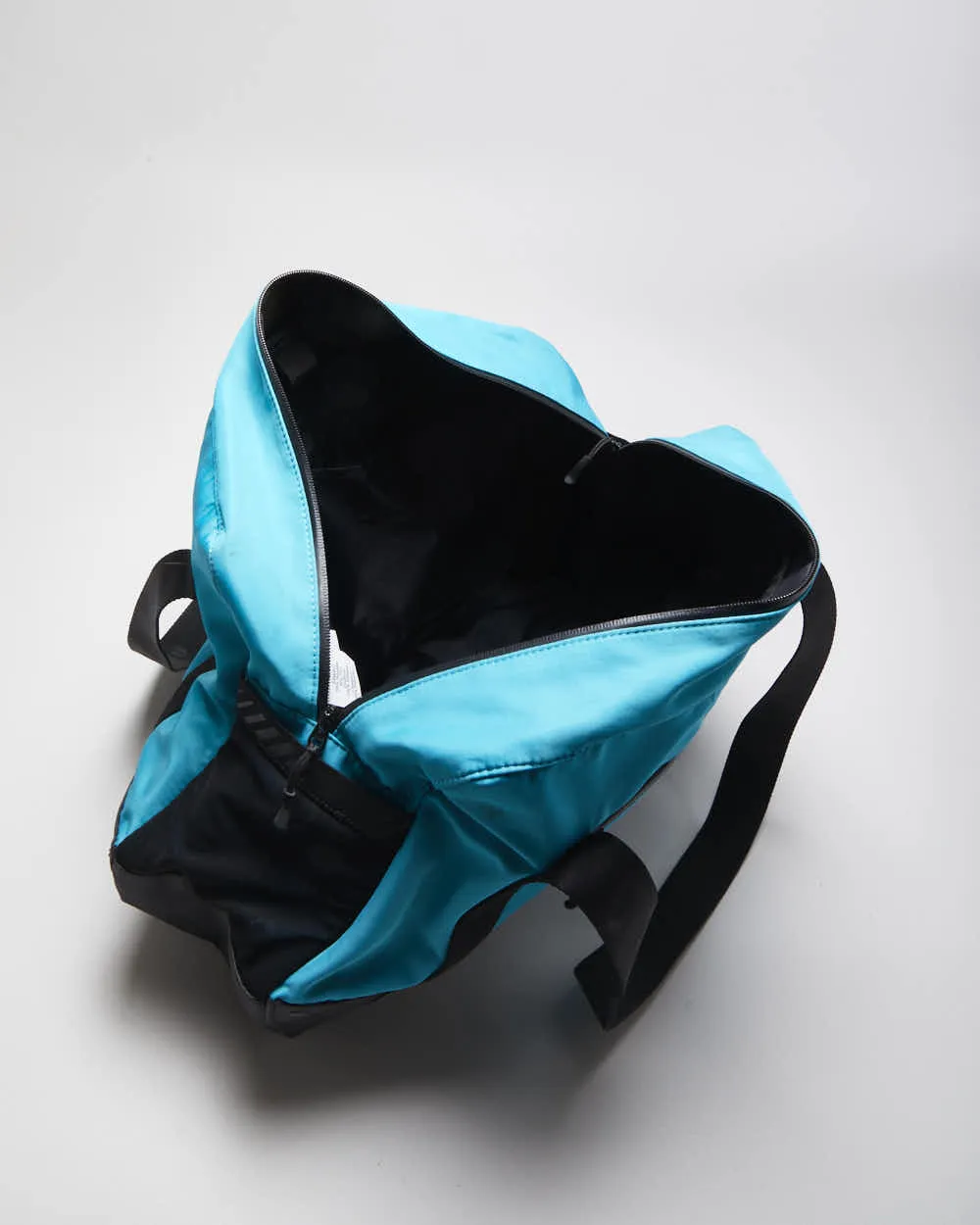 Vintage Oakley Aqua Urban Weekender Travel Duffel Bag sold by Rokit product image thumbnail 5