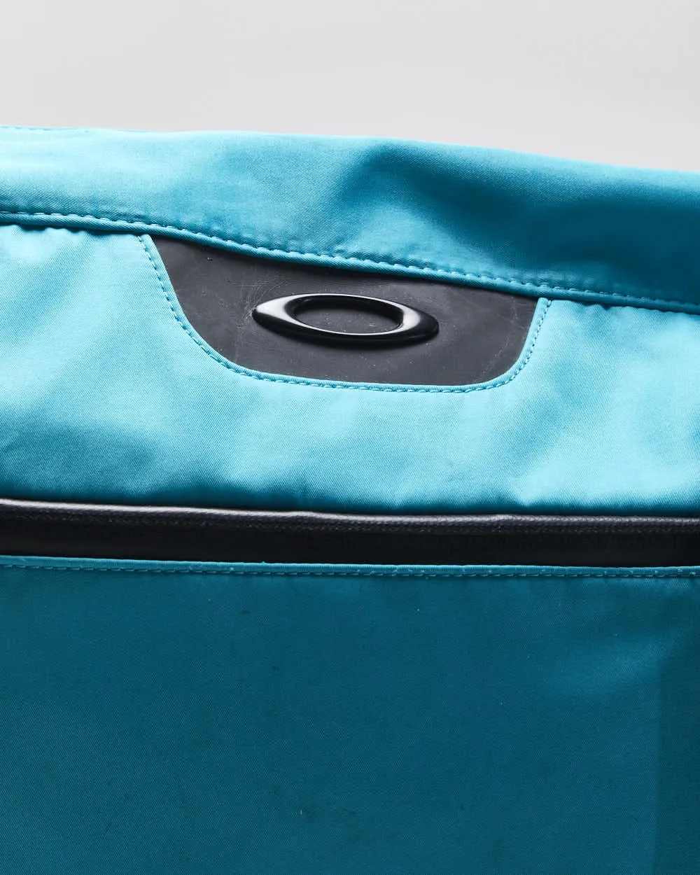 Vintage Oakley Aqua Urban Weekender Travel Duffel Bag sold by Rokit product image thumbnail 4