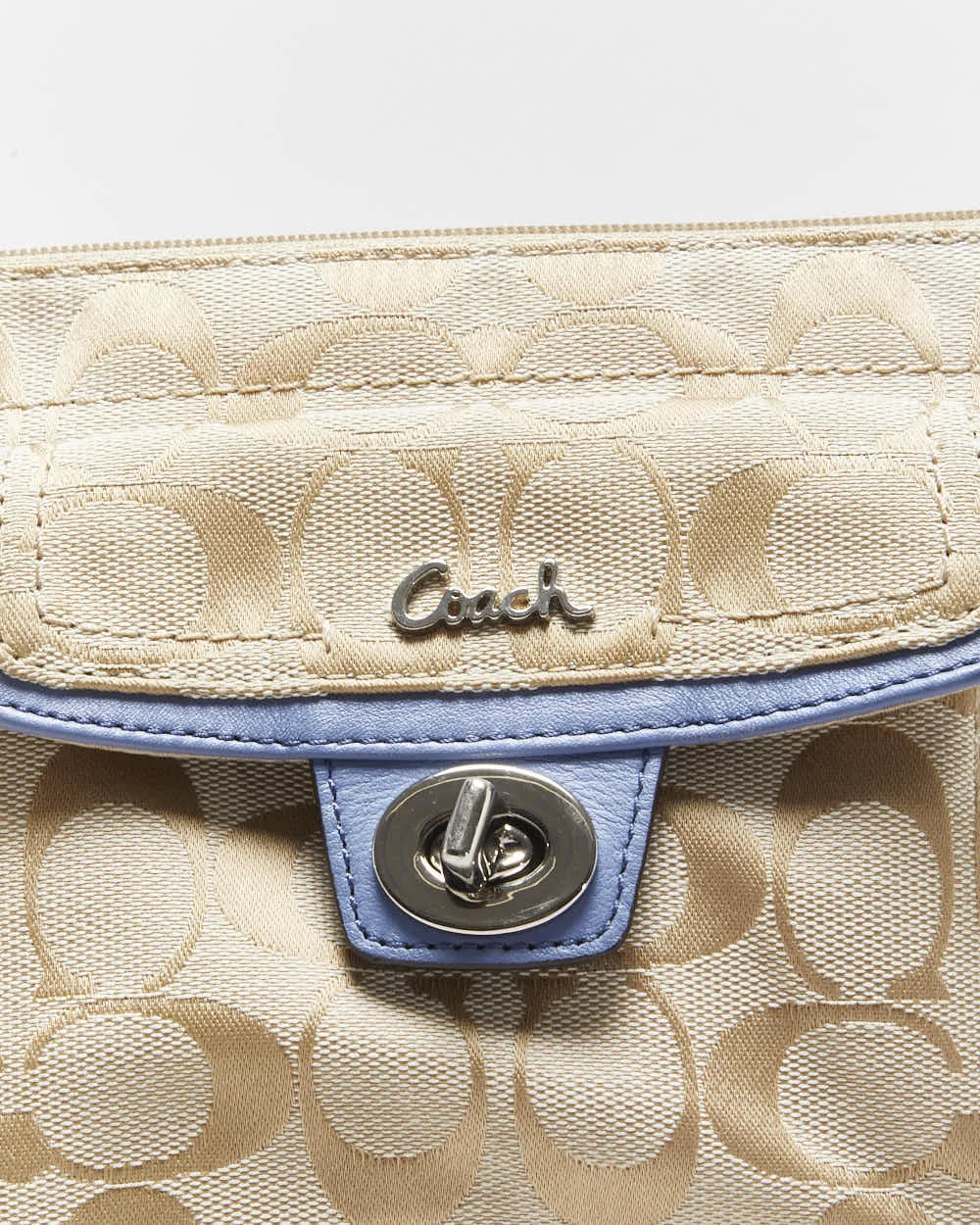 Vintage Y2K 00s Coach Hampton Signature Swingpack Canvas Crossbody Bag sold by Rokit product image thumbnail 3