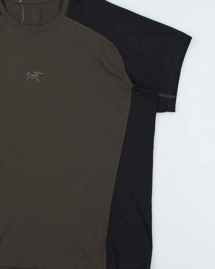 Vintage Arc'teryx Two-Tone Centre Logo T-Shirt - L sold by Rokit product image thumbnail 3