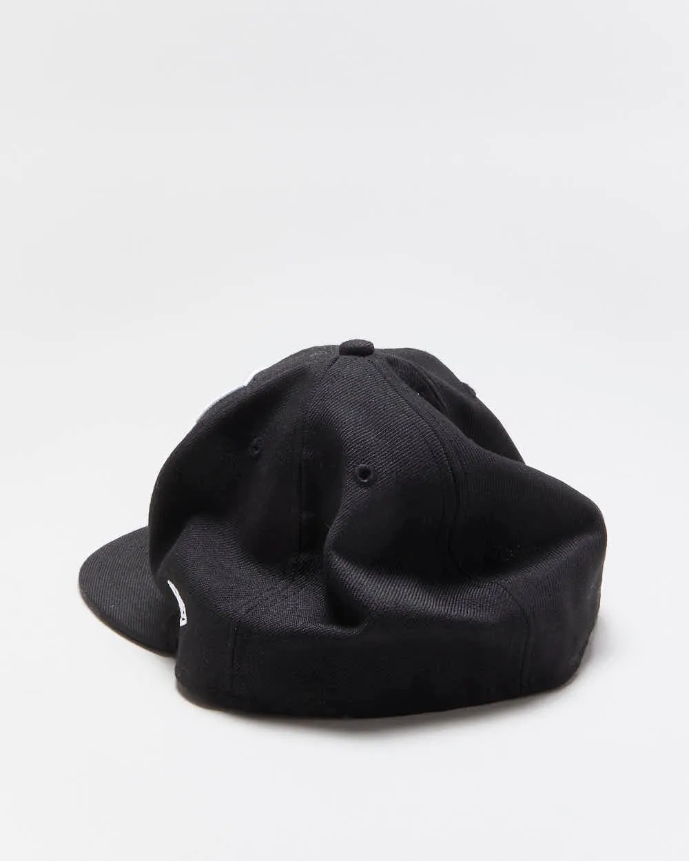 Vintage 00s New Era DC Shoe Co Snapback - 7 1/2 sold by Rokit product image thumbnail 2