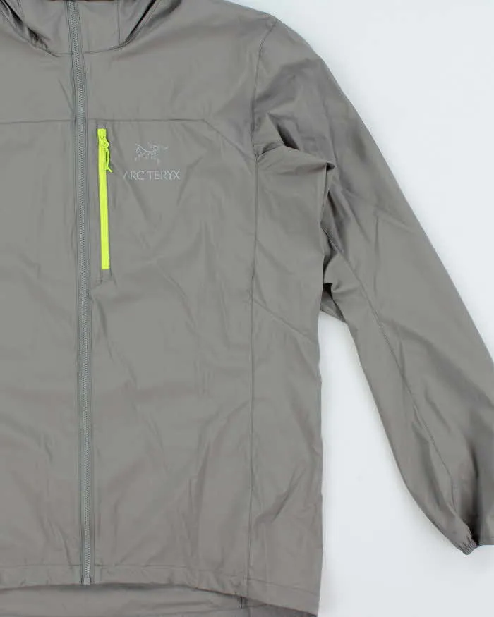 Vintage Arc'teryx Squamish Lightweight Hooded Windbreaker Jacket - M sold by Rokit product image thumbnail 3