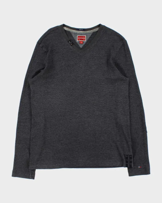 Vintage Y2k 00s Tommy Hilfiger V-neck Long Sleeve T-shirt - L sold by Rokit
