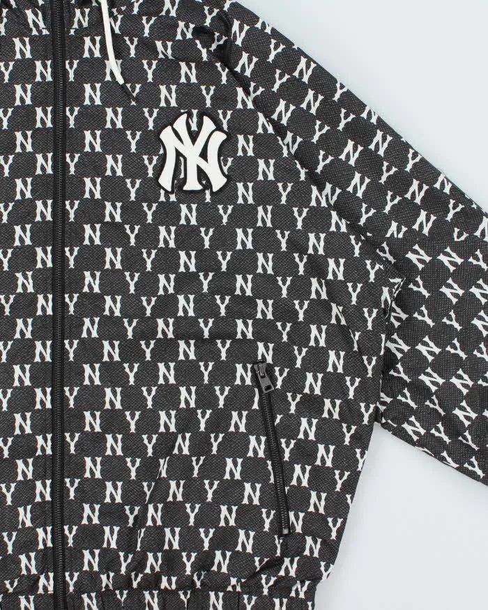 Vintage MLB New York Yankees Patch Monogram Soft Shell Hooded Windbreaker Jacket - M sold by Rokit product image thumbnail 3