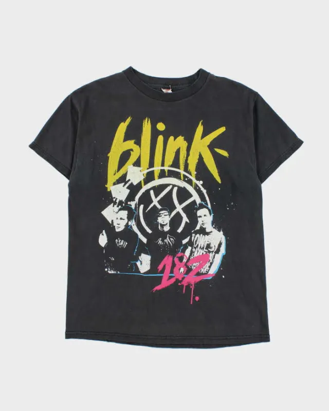 Vintage Blink 182 Summer Americas Tour Faded Crewneck T-Shirt - M sold by Rokit