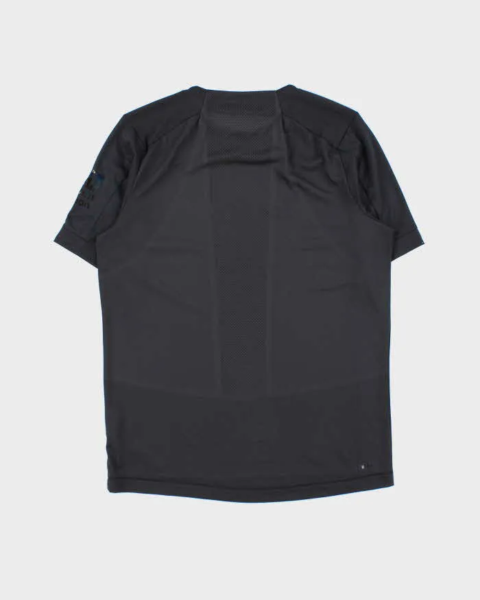 2019-20 New Balance Liverpool FC Blackout Shirt - M sold by Rokit product image thumbnail 2