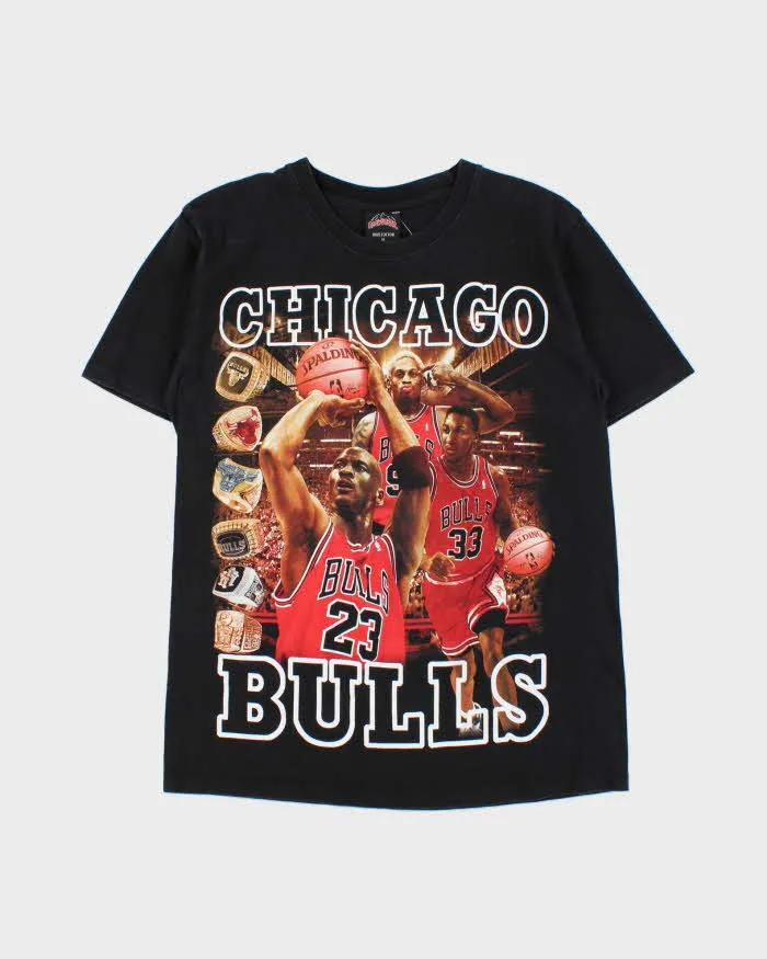 Vintage 00s Rock Tees Chicago Bulls Crewneck T-Shirt - M sold by Rokit
